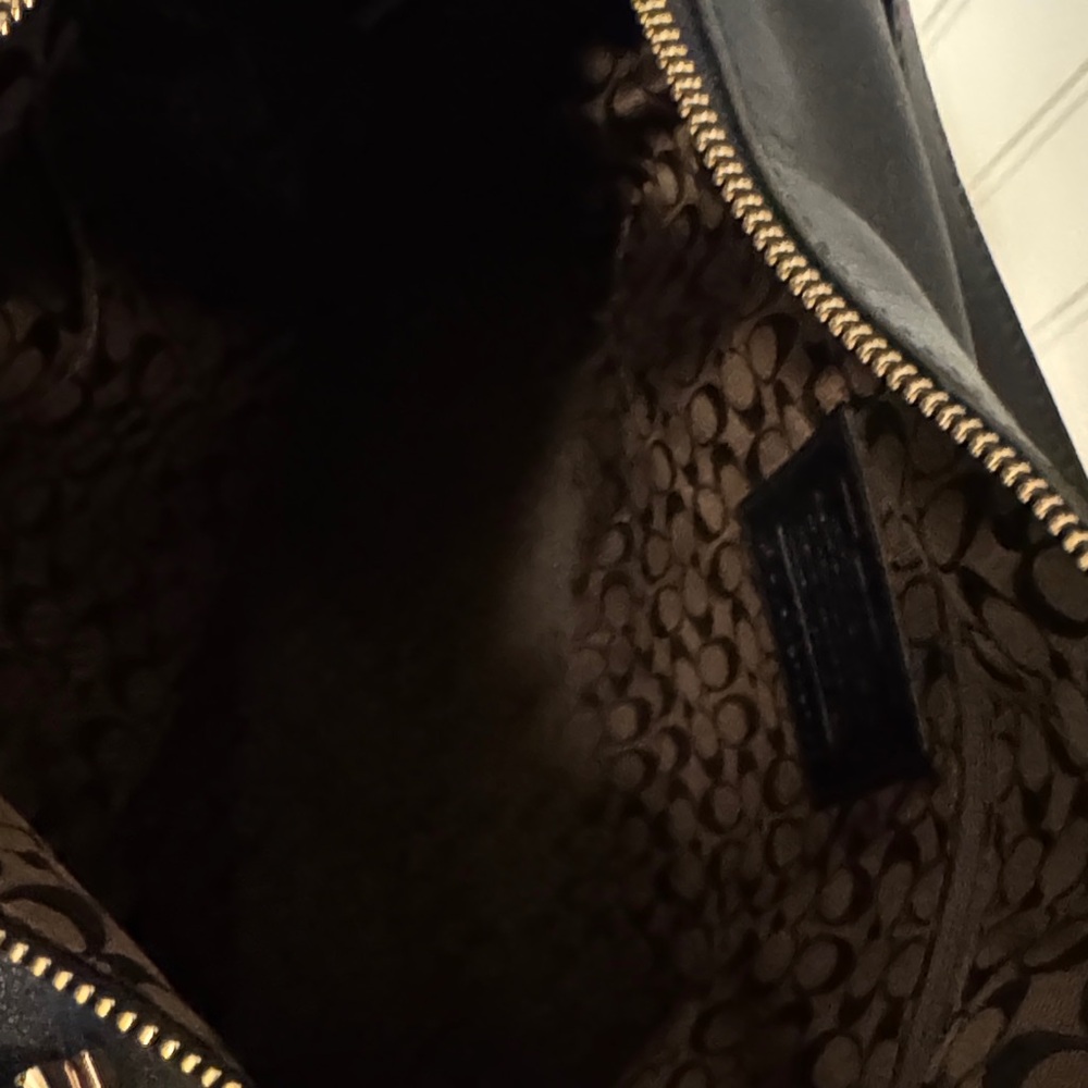 Coach Black Leather Hobo Shoulder Bag with Gold Hardware - Picture 6 of 7